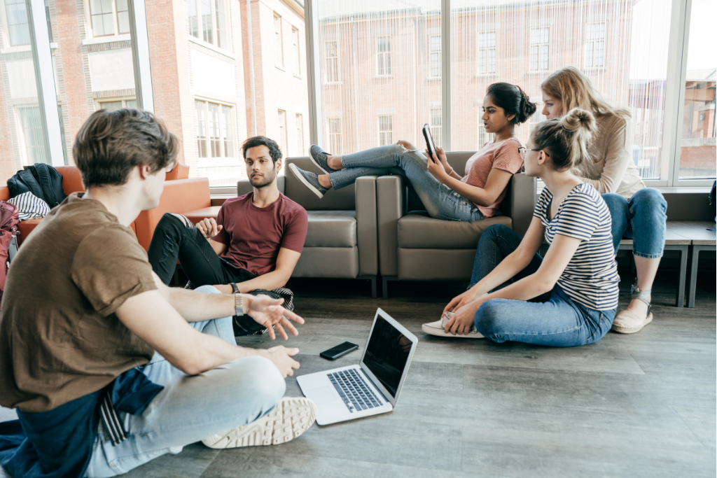 Movilidad estudiantil y laboral para adquirir habilidades: microcursos, multiculturalidad y un mercado laboral cambiante