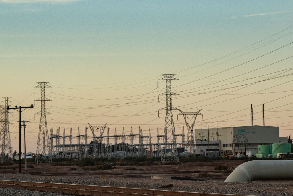 Inversión pública y privada se contraen en el 3T2025 